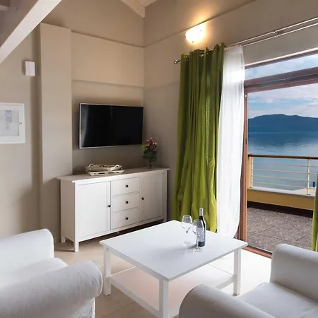 Nv - Sea Front Av Appartement Nikiana